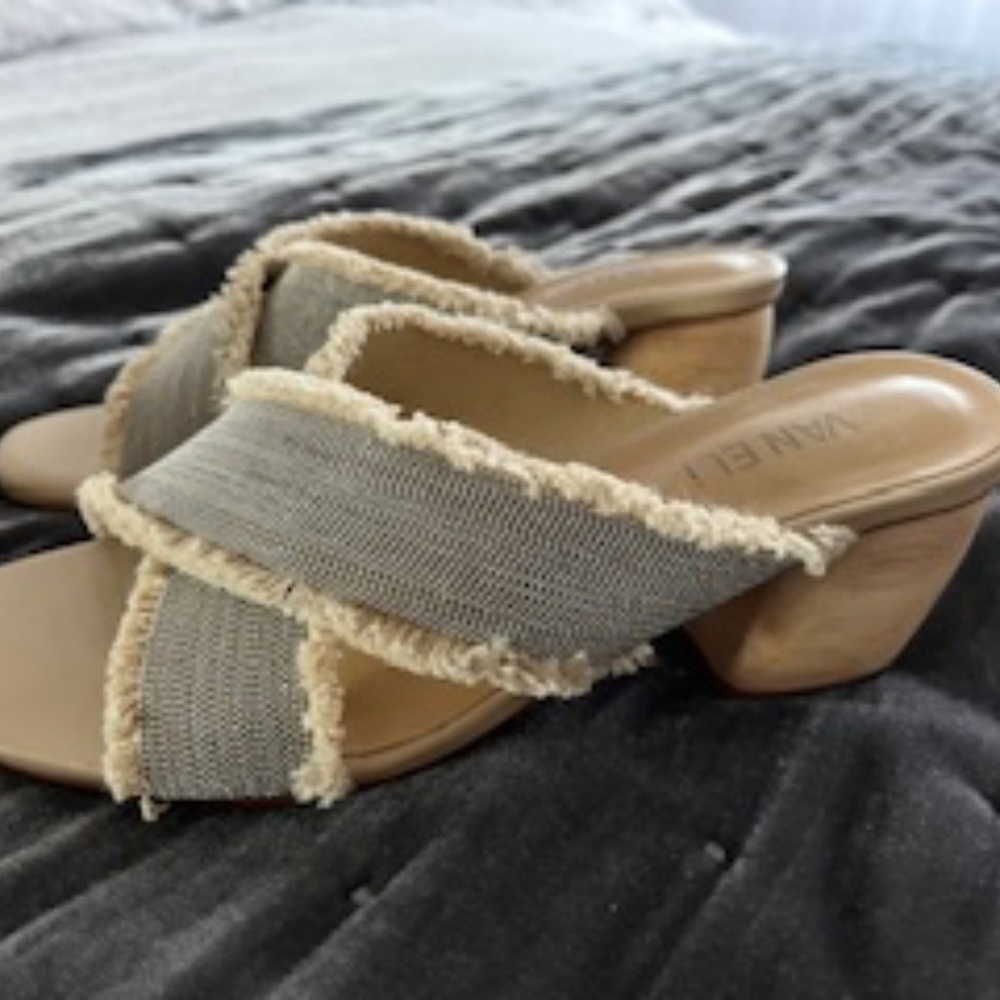 Sandals Vaneli